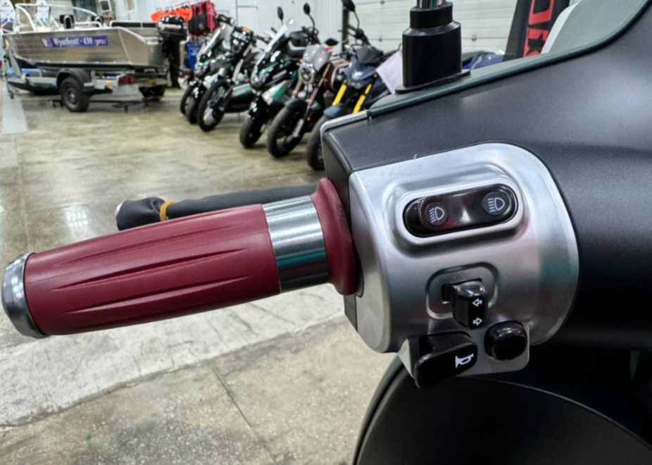 Скутер PROMAX Miami 240 (49) в Смоленске