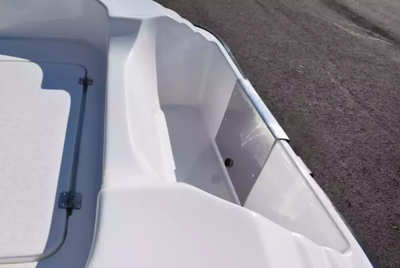 Стеклопластиковая лодка Пингвин (тримаран) в Смоленске