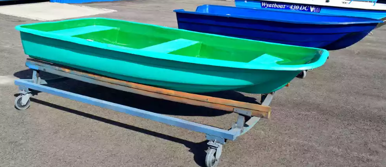 Стеклопластиковая лодка Старт (тримаран) в Смоленске