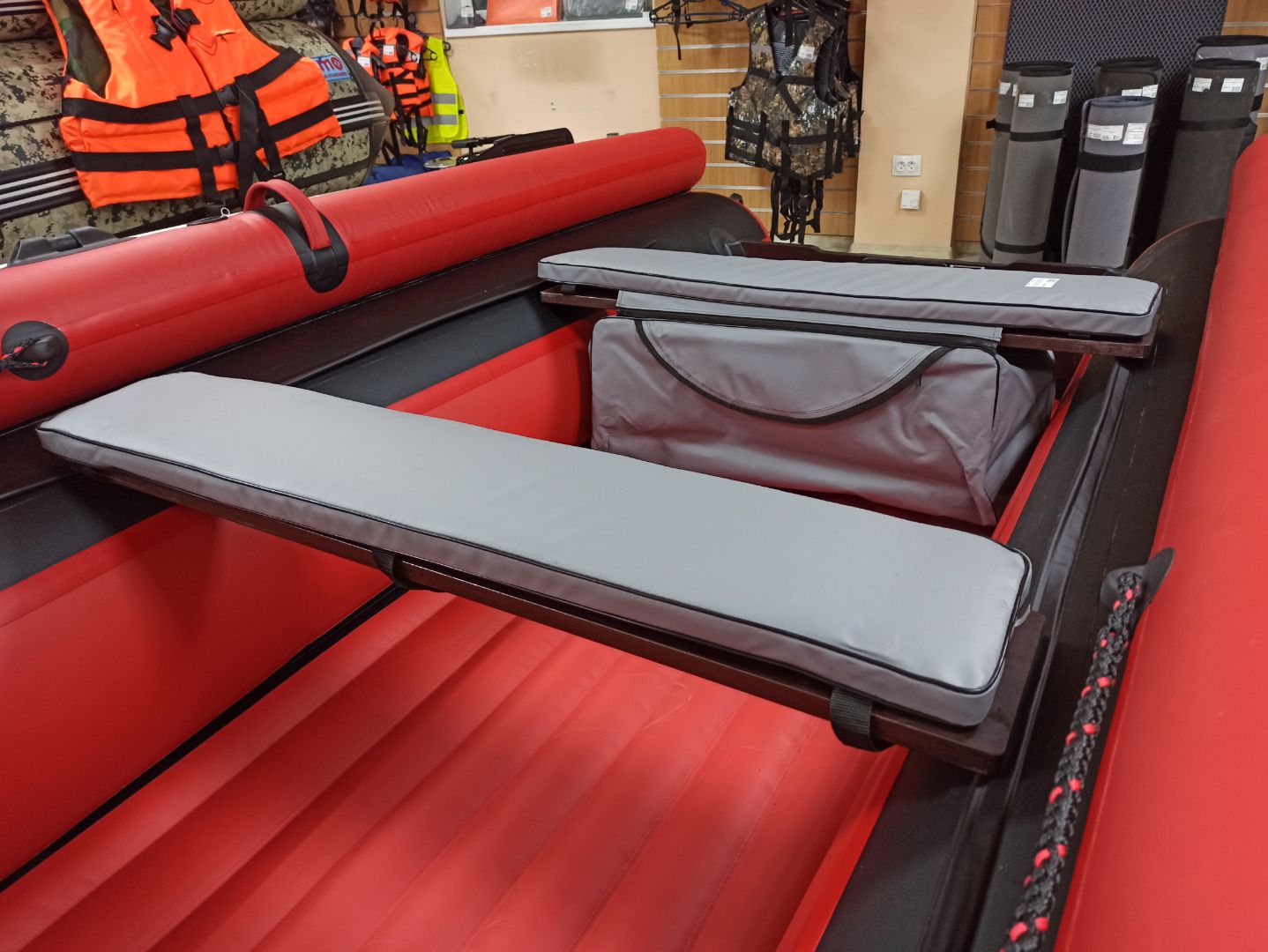 КОМПЛЕКТ МЯГКИХ НАКЛАДОК С СУМКОЙ ДЛЯ ЛОДОК 110Х20 СЕРЫЙ в Смоленске