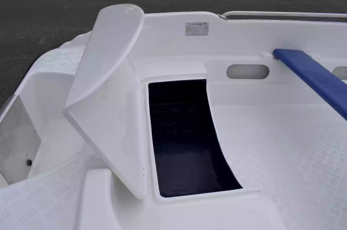 Стеклопластиковая лодка Пингвин New (тримаран) в Смоленске