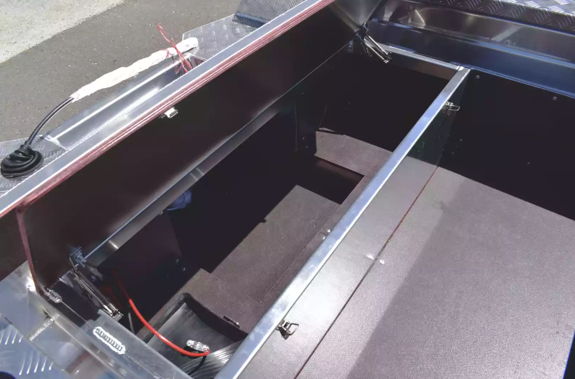 Алюминиевая лодка Wyatboat-390 DCM в Смоленске