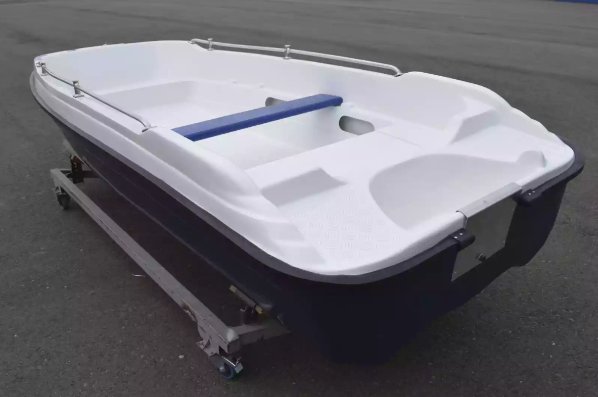 Стеклопластиковая лодка Пингвин New (тримаран) в Смоленске