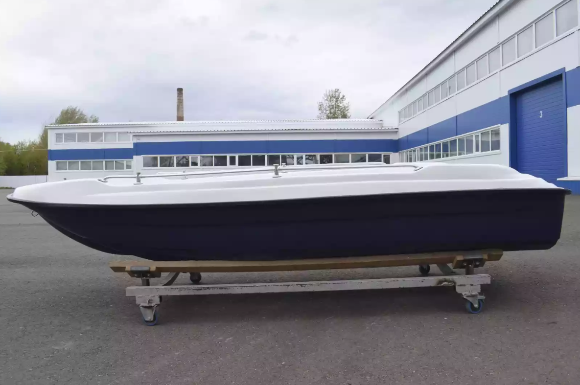Стеклопластиковая лодка Пингвин New (тримаран) в Смоленске