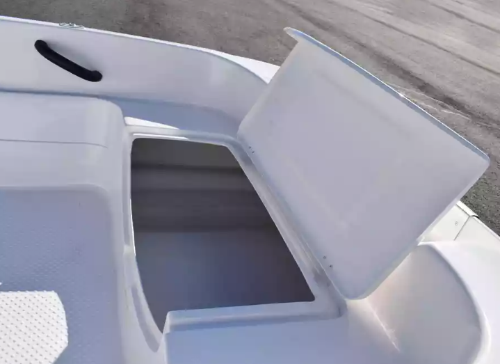 Стеклопластиковая лодка Пингвин (тримаран) в Смоленске