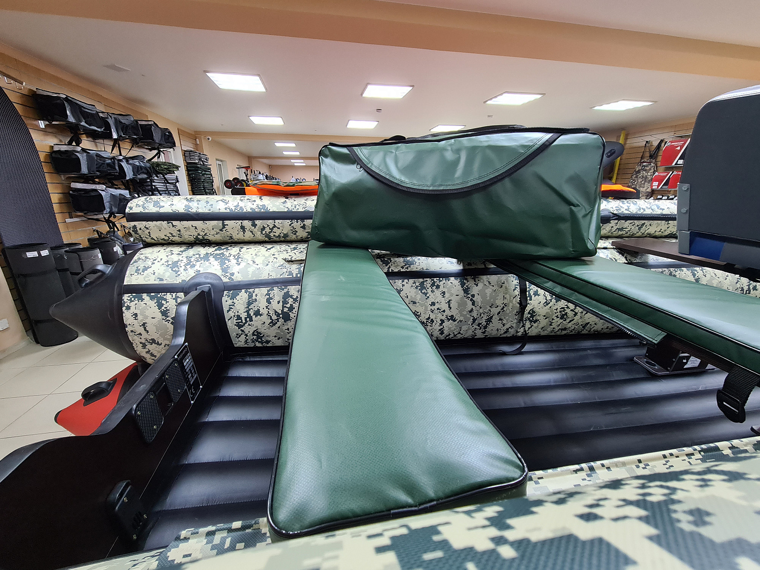 КОМПЛЕКТ МЯГКИХ НАКЛАДОК С СУМКОЙ ДЛЯ ЛОДОК 80Х20 ЗЕЛЕНЫЙ в Смоленске