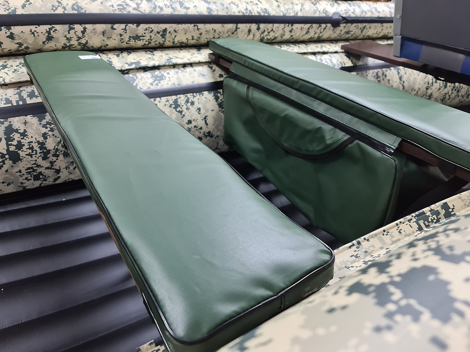 КОМПЛЕКТ МЯГКИХ НАКЛАДОК С СУМКОЙ ДЛЯ ЛОДОК 80Х20 ЗЕЛЕНЫЙ в Смоленске
