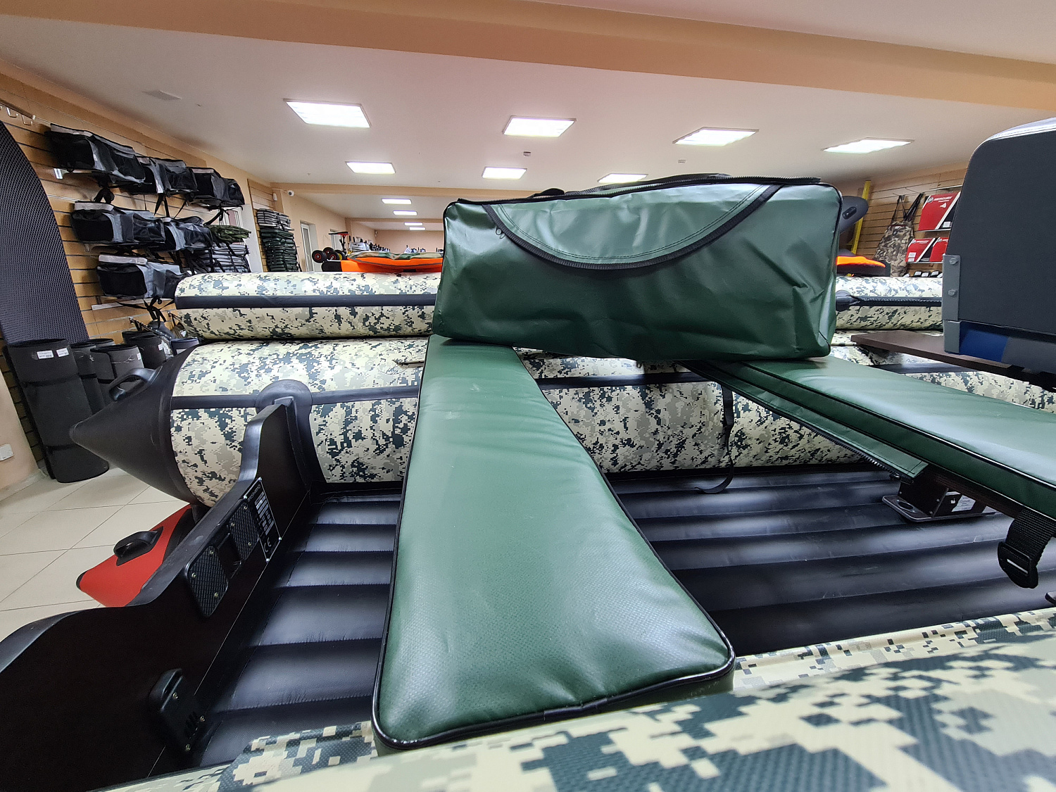 КОМПЛЕКТ МЯГКИХ НАКЛАДОК С СУМКОЙ ДЛЯ ЛОДОК 80Х20 ЗЕЛЕНЫЙ в Смоленске